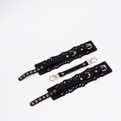 Черный кожаные оковы с узорами и золотистой фурнитурой - Crazy Handmade - купить с доставкой в Коврове