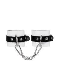 Бело-черные кожаные наручники с одним ремешком с люверсами - Pecado - купить с доставкой в Коврове
