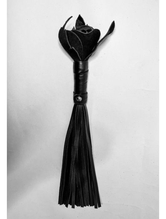 Черная кожаная плеть с розой в рукояти - 40 см. - БДСМ Арсенал - купить с доставкой в Коврове