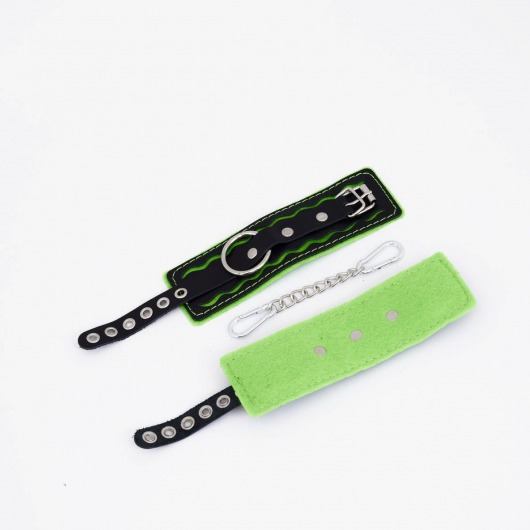 Черно-зеленые кожаные наручники с зеленой строчкой - Crazy Handmade - купить с доставкой в Коврове